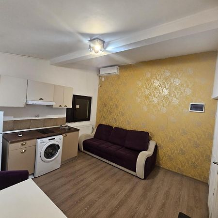 Stanford Aparthotel Gara De Nord Bukares Bagian luar foto