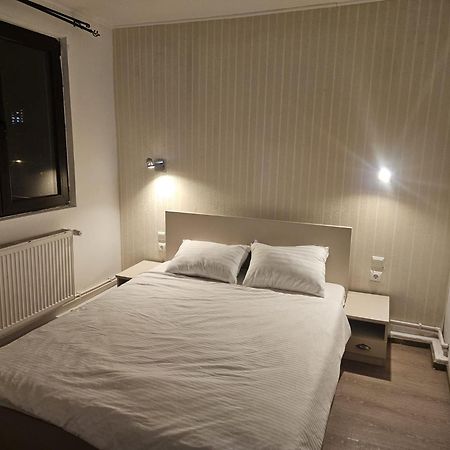 Stanford Aparthotel Gara De Nord Bukares Bagian luar foto