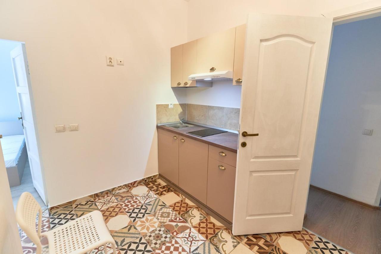 Stanford Aparthotel Gara De Nord Bukares Bagian luar foto