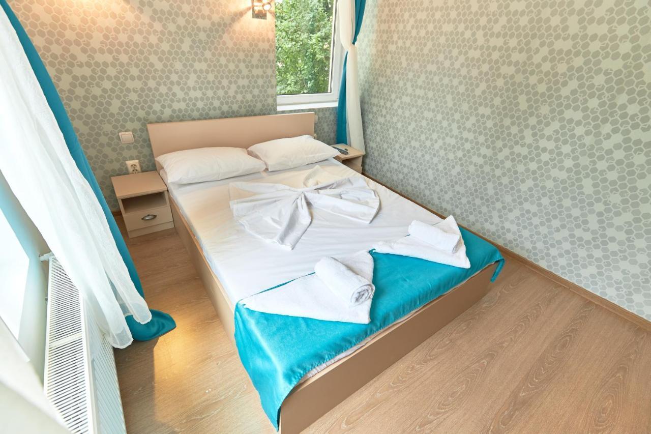 Stanford Aparthotel Gara De Nord Bukares Bagian luar foto