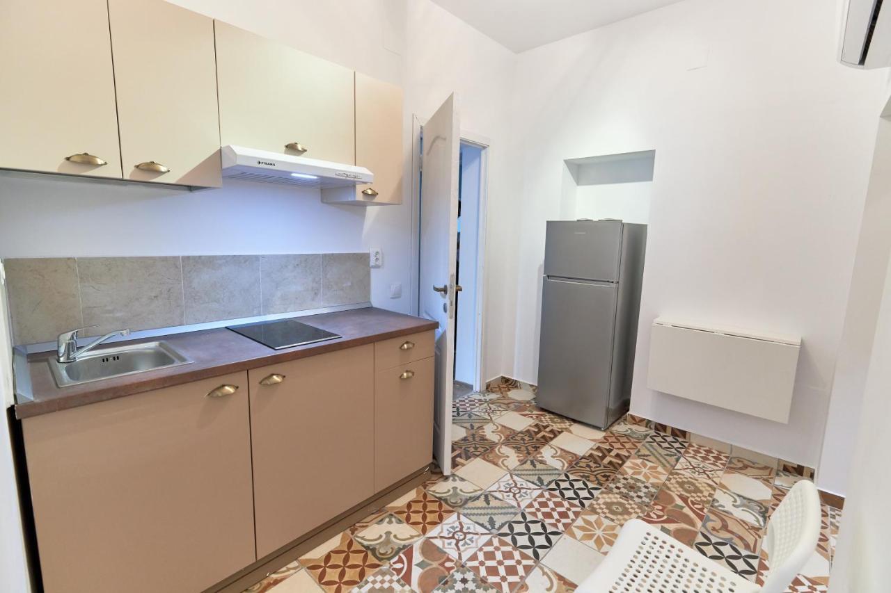 Stanford Aparthotel Gara De Nord Bukares Bagian luar foto