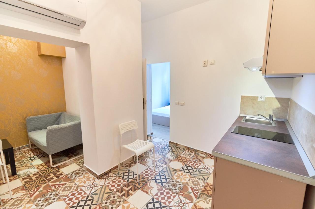 Stanford Aparthotel Gara De Nord Bukares Bagian luar foto