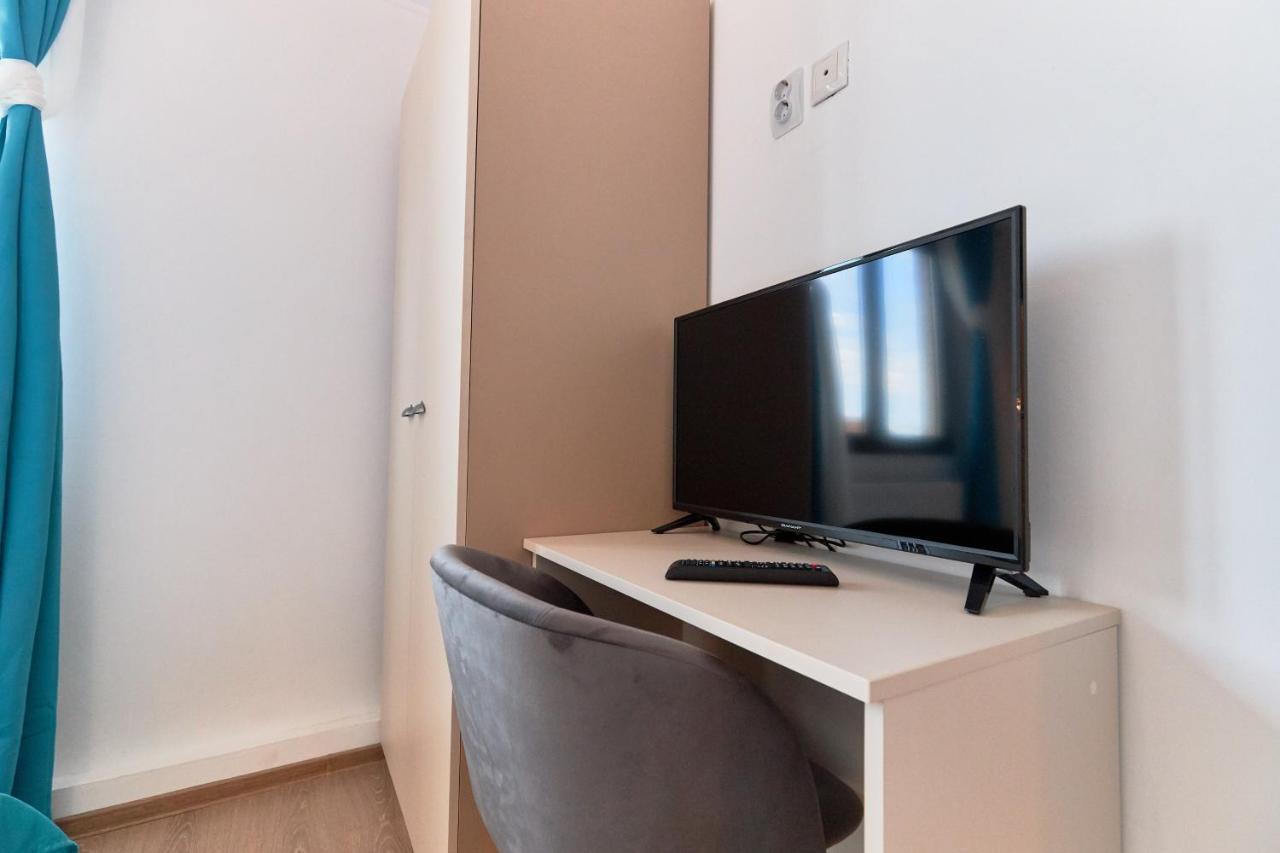 Stanford Aparthotel Gara De Nord Bukares Bagian luar foto