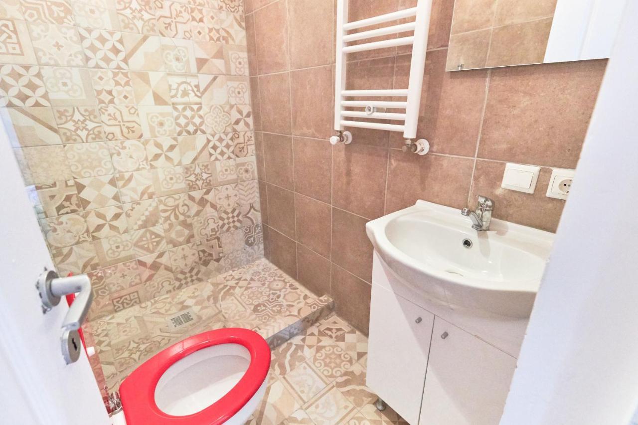 Stanford Aparthotel Gara De Nord Bukares Bagian luar foto
