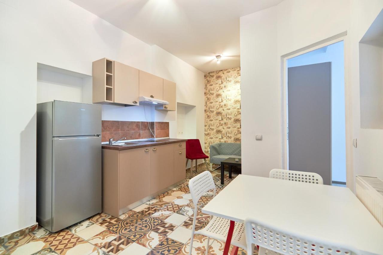 Stanford Aparthotel Gara De Nord Bukares Bagian luar foto