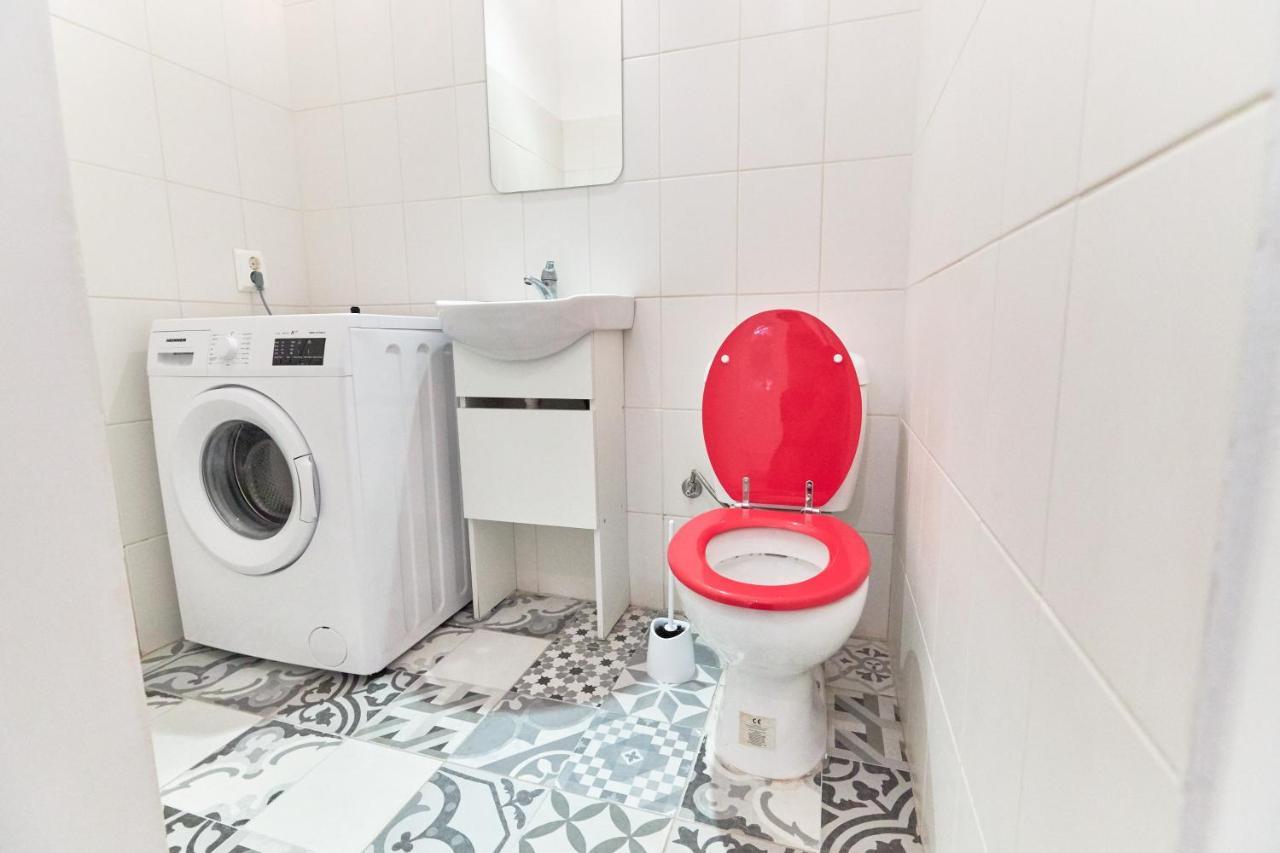 Stanford Aparthotel Gara De Nord Bukares Bagian luar foto