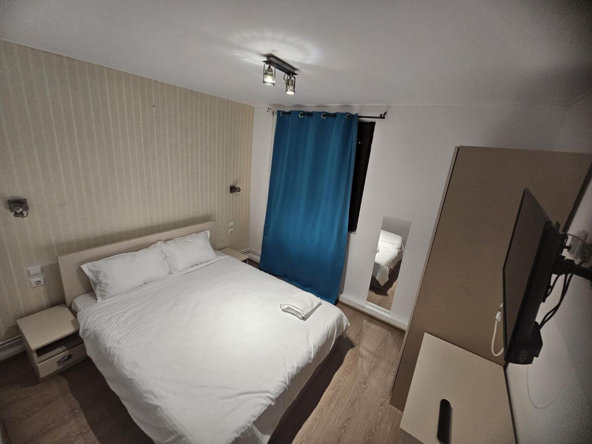 Stanford Aparthotel Gara De Nord Bukares Bagian luar foto