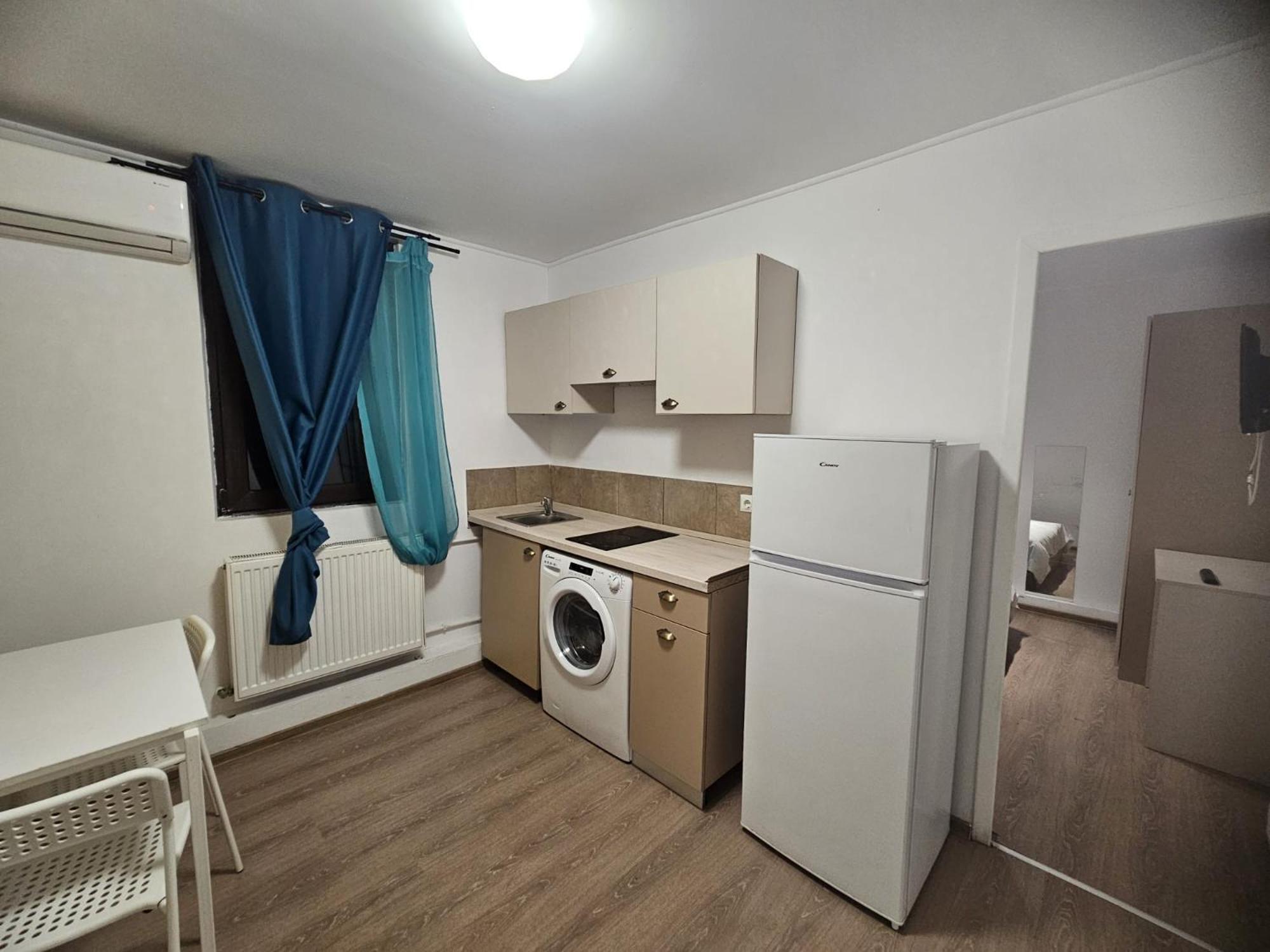 Stanford Aparthotel Gara De Nord Bukares Bagian luar foto