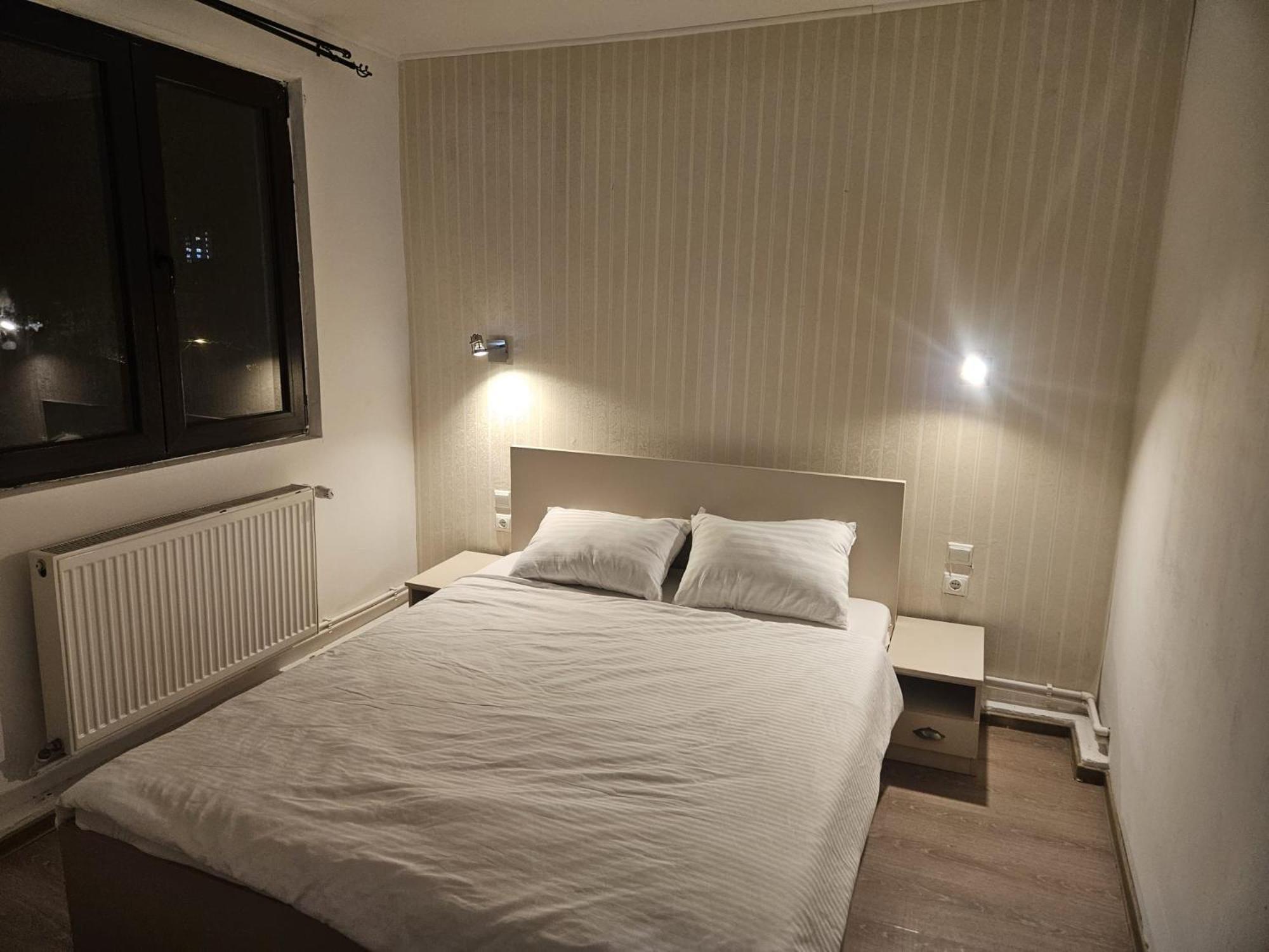 Stanford Aparthotel Gara De Nord Bukares Bagian luar foto
