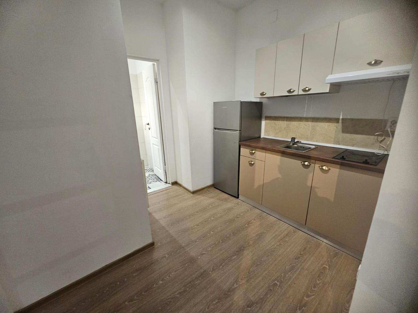 Stanford Aparthotel Gara De Nord Bukares Bagian luar foto